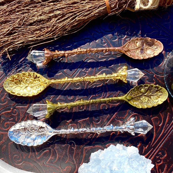 Quartz Witch’s Spoon - Picture 2 of 4